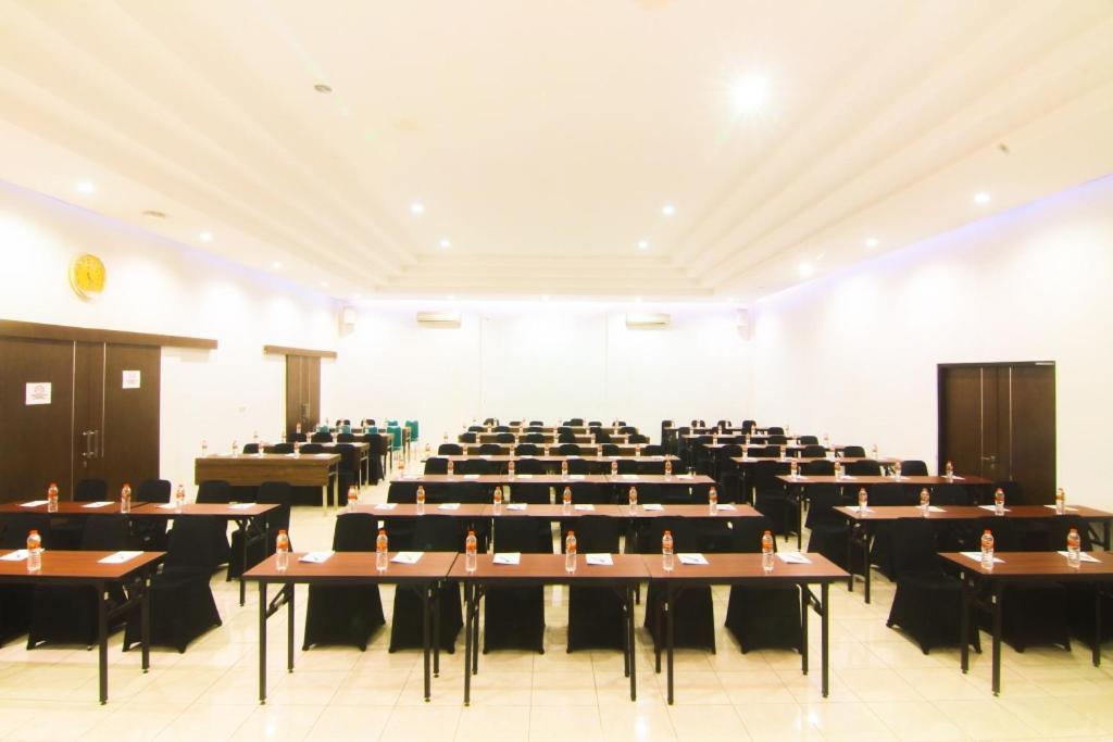 Assalaam Syariah Hotel Solo Colomadu Exterior photo